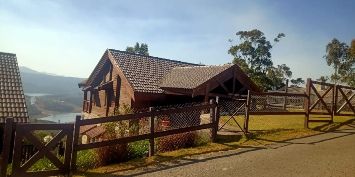 ooty-premium-woodhouse-lakeview